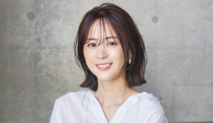 40代に似合う【切りっぱなしナチュラルロブ】顔周りと前髪のバランスがおしゃれ感の決め手！
